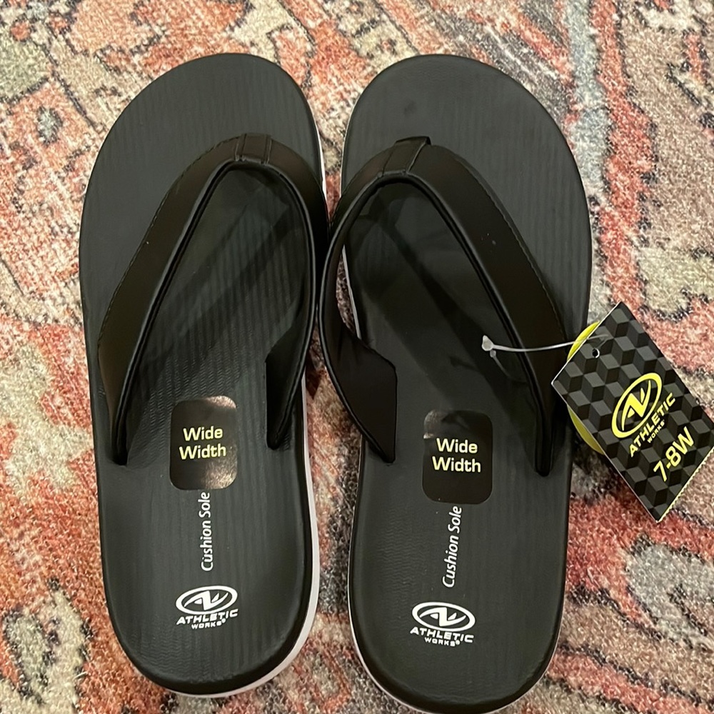 COPY - NWT Black slides Athletic Works Men’s size 7-8 W